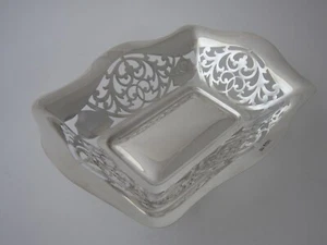 Antigua cesta de pan/plato de plata esterlina George V - 1932 de Viners - Imagen 1 de 6