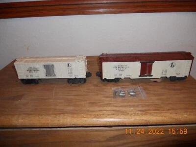 Lionel 3472 Automatic Refrigerated Milk Car w/ Silver Doors & 36621 Milk car - Image 1 of 4