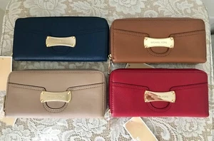 Neu mit Etikett Michael Kors Leder Saratoga Reißverschluss Continental Geldbörse rot marineblau Gepäck - Bild 1 von 17