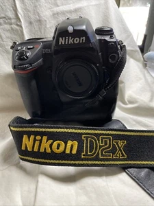 Nikon D2X Camera Only Powers Up - Picture 1 of 8