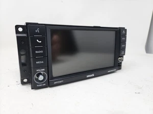 Unidad principal de radio Chrysler Dodge Jeep Ram 1500 2007-2014, OEM, P005091186AD - Imagen 1 de 7