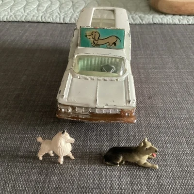 Corgi 486 Chevrolet Impala Kennel Club Vehicle with two original dogs. - Image 1 of 4