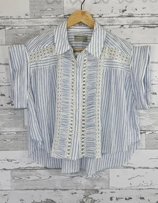 Camisa Urban Outfitters de gran tamaño con botones delanteros a rayas para mujer pequeña recortada Foto 1 de 4