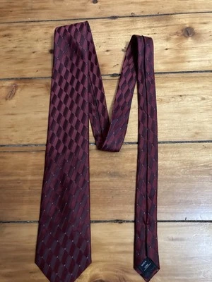 Impresionante corbata de seda geométrica tonos granates PERRY ELLIS PORTAFOLIO Foto 1 de 4