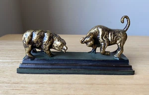 BEAR & BULL 7" Wall Street Stock Market Pen Holder - VGUC - Picture 1 of 6