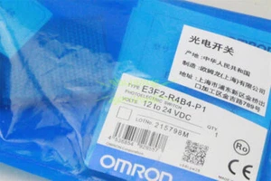 1PZ Interruttore fotoelettrico Omron E3F2-R4B4-P1 12-24VDC NUOVO - Foto 1 di 1