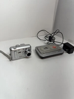 Kodak EasyShare CX7430 4.0MP 3x Optical Zoom Compact Digital Camera With Dock - Image 1 of 4