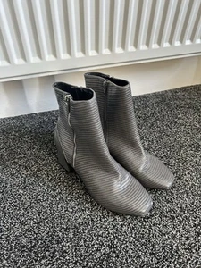 Miss Selfridge Grey Animal Print Chrome Zip Ankle Boots Block Heel UK 6 - Picture 1 of 6