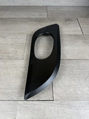 02-09 GMC Envoy 02-06 Envoy XL lado izquierdo del conductor interior manija puerta cubierta bisel OE Foto 1 de 4