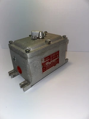 ABB NF327-3P 40A 600VAC 电机控制器带 EGS 曲线防爆外壳 — 第 1/4 张图片