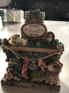 Adorable VNTG Enesco Blushing Bunnies Country Sentiments Fireplace Figurine - Picture 1 of 3
