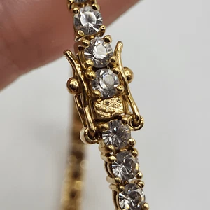 Wunderschönes Tennisarmband Kristall mit goldfarben signiertem Sicherheitsverschluss 7,5 Zoll - Bild 1 von 4