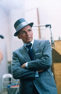 FRANK SINATRA - CELEBRANDO UNA VOZ QUE DEFINIÓ UNA ÉPOCA - Foto brillante 4x6 - Imagen 1 de 1