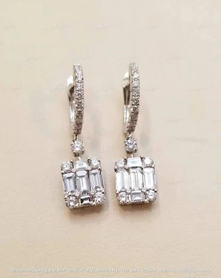 Pendientes colgantes de diamantes enchapados en oro blanco de 14 quilates corte baguette de 2 quilates creados en laboratorio para mujer Foto 1 de 4