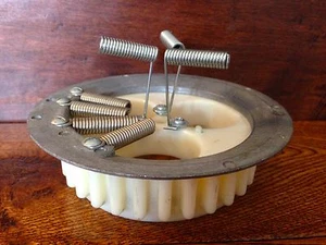 Máquina expendedora de juguete rueda cápsula de bellota de 1" y cepillo Northwestern Folz AA Free S&H - Imagen 1 de 2
