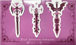 NEW 3 Swords Cruel Intentions Magnetic Bookmark Set by Fairyloot Bookmarks - Imagen 1 de 4