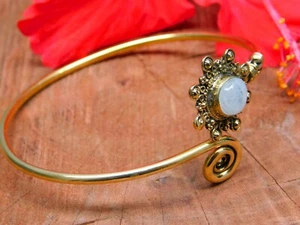 Natural White Rainbow Moonstone Bracelet, Brass Tribal Hand Cuff Ethnic Bangle - Bild 1 von 6