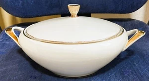 Runde Terrine, Porzellan, mit Deckel, mit Goldrand, Winterling Marktleuthen - Bild 1 von 5