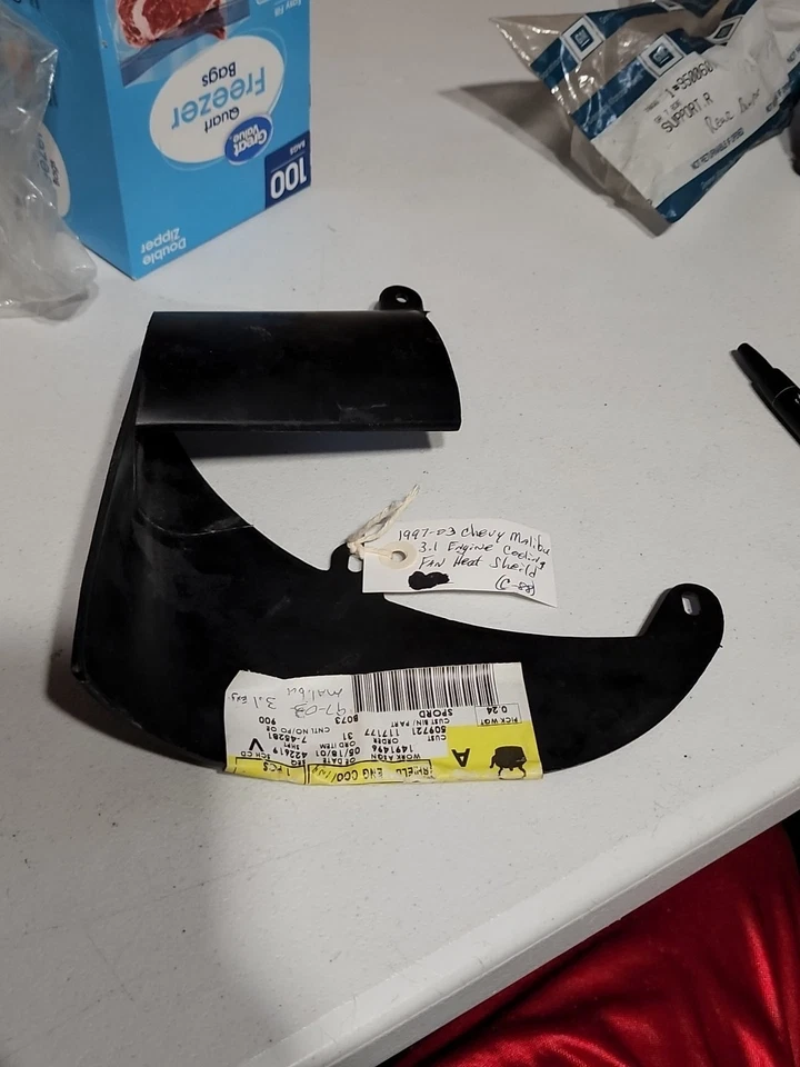 Chevrolet Malibu Pontiac Grand Am 1997-2003 escudo térmico 22647113 fabricante de equipos originales nuevo en caja Foto 1 de 2