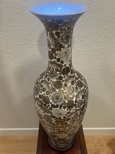 Vintage  Large Japanese Satsuma Style Vase with Gilded Outlines Taisho Period - Picture 1 of 18