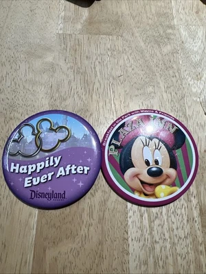 LOTE 2 prendedores de botones Disneyland Happily Ever After & Plaza Inn Minnie & Friends Foto 1 de 4