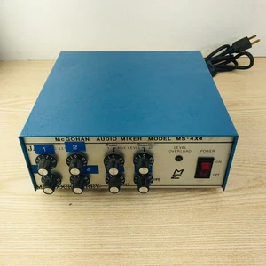 Mixer audio McGOHAN ~ MS-4X4 ~ si accende ~ non testato ~ con etichette sul viso - Foto 1 di 4