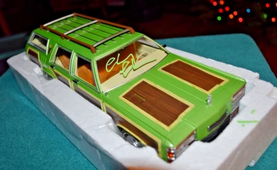 Chevy Chase Signed National Lampoon's Vacation Wagon Queen Family Truckster 1:18 - Image 1 of 4