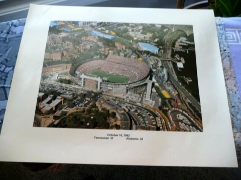 Vintage 1982 TENNESSEE VOLUNTEERS 35 ALABAMA 28 FOOTBALL Victory Poster 20”x 16” Cover