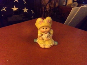 CABBAGE PATCH KIDS porcelain figurine GIRL WITH PUPPY - Picture 1 of 3