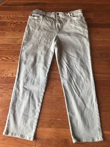 PAIR of Gloria Vanderbilt Amanda Stretch Jeans 18 Plus Used Shape - Picture 1 of 8