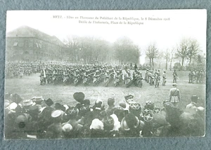 METZ FETES EN DECEMBRE 1918 DEFILE DE L ARTILLERIE PLACE REPUBL Antique Postcard - Picture 1 of 3