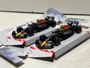 Red Bull Racing Verstappen Perez F1 1:43 1/43 modelo Bburago 2023 Set NUEVO #33 - Imagen 1 de 4