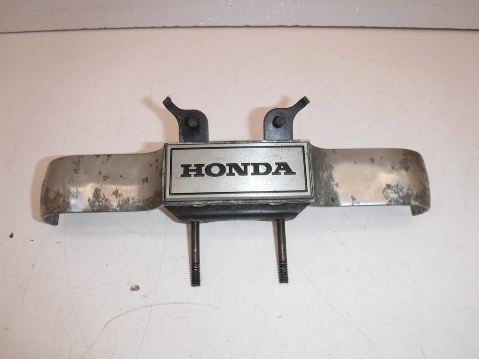 Honda Magna 700 1984 horquilla delantera emblema y cubierta Foto 1 de 4