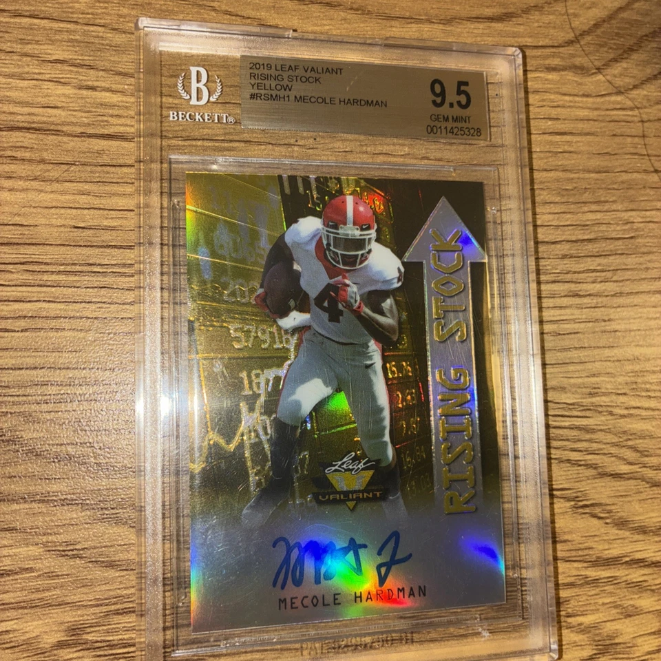 mecole hardman auto 2019 Leaf Valiant graded  9.5 Rising Stock Yellow #rsmh1   - Image 1 of 4
