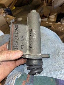 Dodge D200 Pickup Master Cylinder P-191772 - Bild 1 von 6