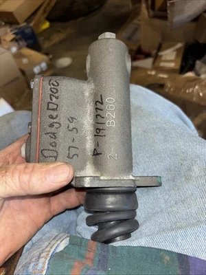 Cilindro maestro camioneta Dodge D200 P-191772  Foto 1 de 4