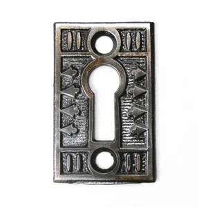 Antiguo escudo victoriano Eastlake de hierro fundido ornamentado para llave - Imagen 1 de 2