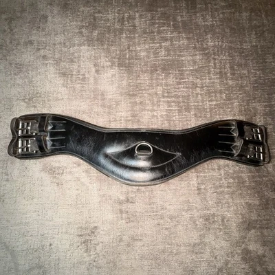 Black Leather Dressage Girth Belly Anatomical Shape 22in Unbranded - Image 1 of 4