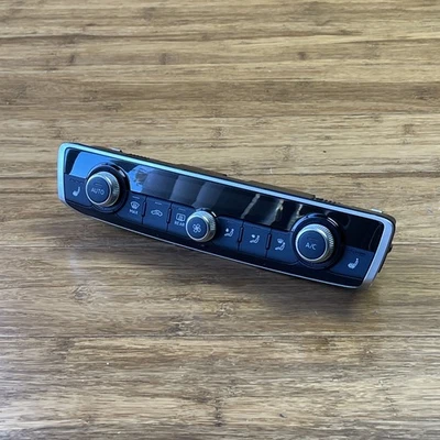 Unidad de montaje del panel de interruptor de control de clima delantero Audi A3 8V 2017-2020 OEM Foto 1 de 4