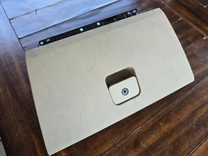 2003-2005 Cadillac CTS Glove Box Dash Storage Compartment Used - Bild 1 von 5