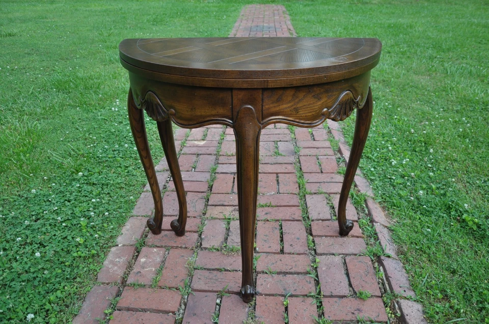 Mesa abatible Baker French Demilune Furniture Foto 1 de 4