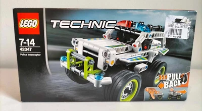 Lego Technic 42047 Police Interceptor - Boîte Neuve mais Abîmée - Damaged Box - Photo 1/3