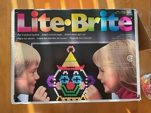 Vintage  1986 LITE BRITE Milton Bradley Working w Unused Sheets, Pegs, Box - Photo 1 sur 8