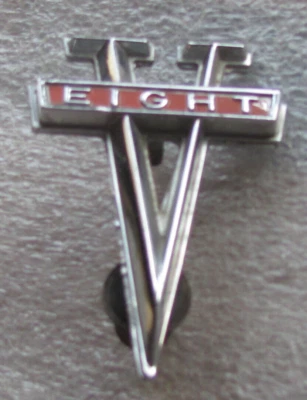 Dodge Dart Polara Monaco 1965 V ocho V8 cromo guardabarros delantero emblema original OEM Foto 1 de 4