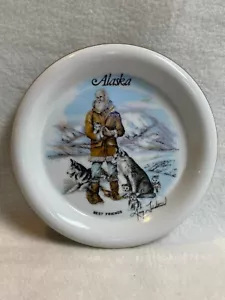 Plato de recuerdo vintage de Alaska - ""Mejores amigos"" - perros de nieve - Doug Lindstrand - Imagen 1 de 2