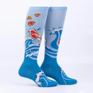 Calcetines hasta la rodilla Beauty in Water para mujer talla 9-11 calcetín It To Me Koi moda nuevos - Imagen 1 de 3