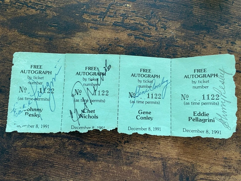 Autógrafos de estrellas de béisbol de los años 50 y 60: Johnny Pesky, Chet Nichols, Gene Conley, Foto 1 de 1