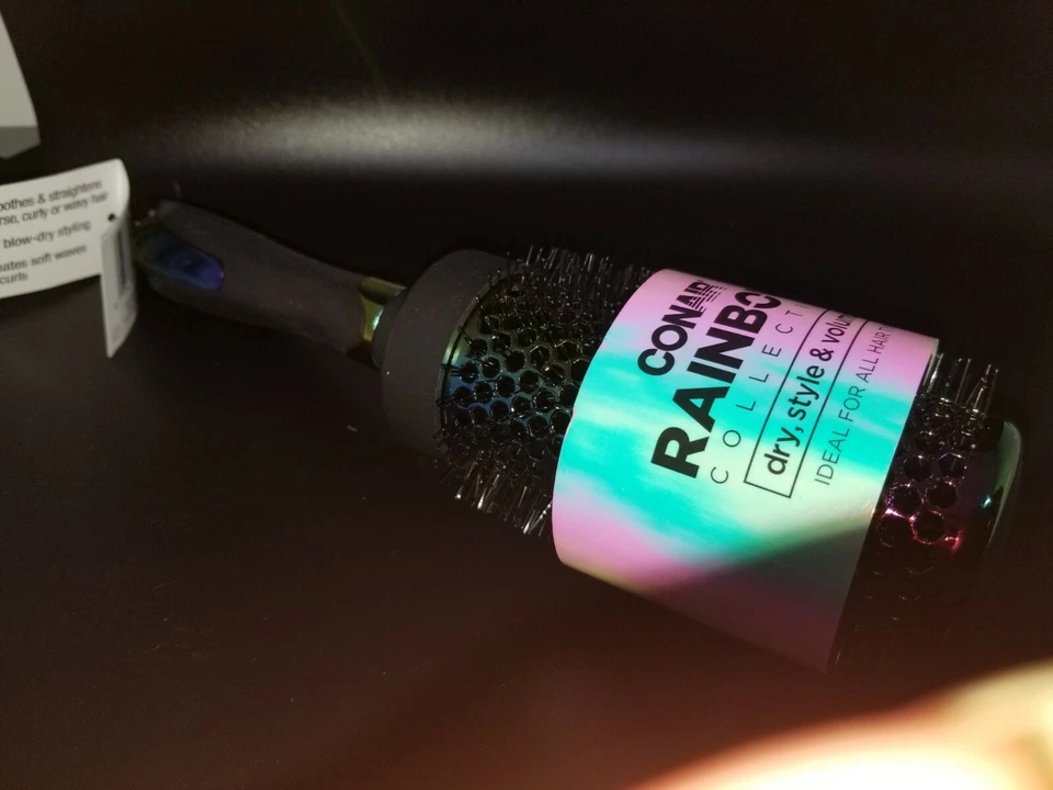 Cepillo de pelo seco, peinado y voluminizado Conair Rainbow Collection, barril de metal Foto 1 de 3