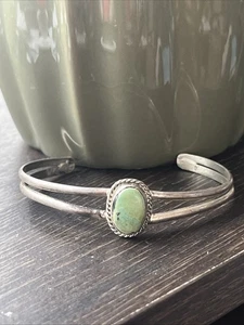 Vintage Native American Green Turquoise Cuff bracelet  - Picture 1 of 4
