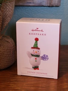 2018 Hallmark Ornament  ~ "VINTAGE SNOWMAN" - Picture 1 of 2